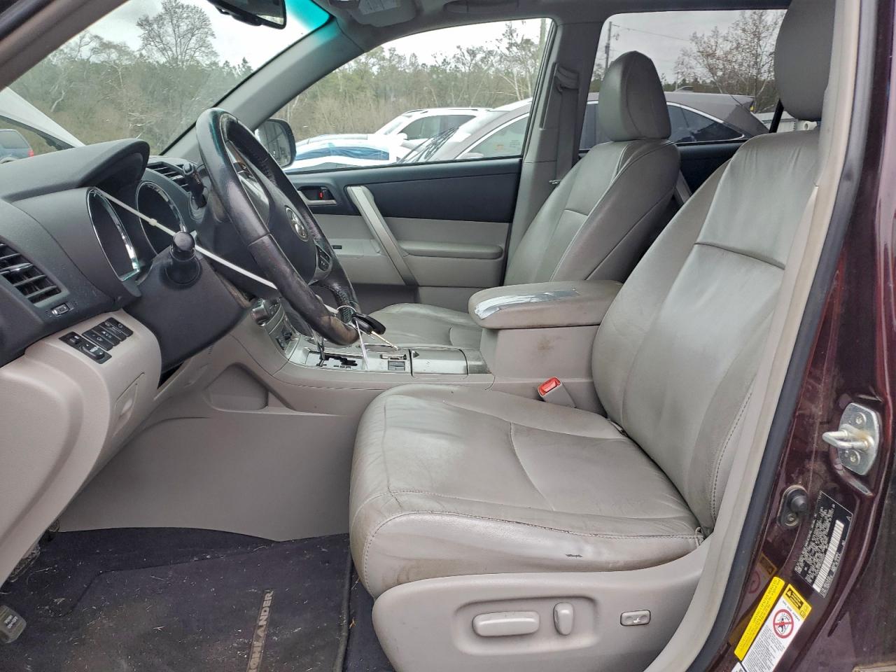 TOYOTA HIGHLANDER BASE