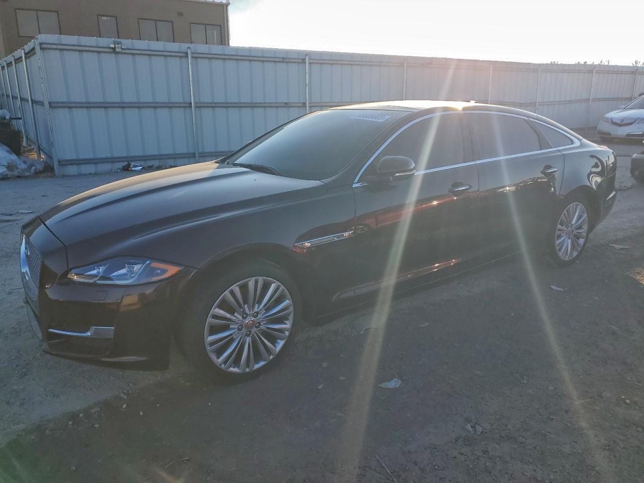 JAGUAR XJ PORTFOLIO