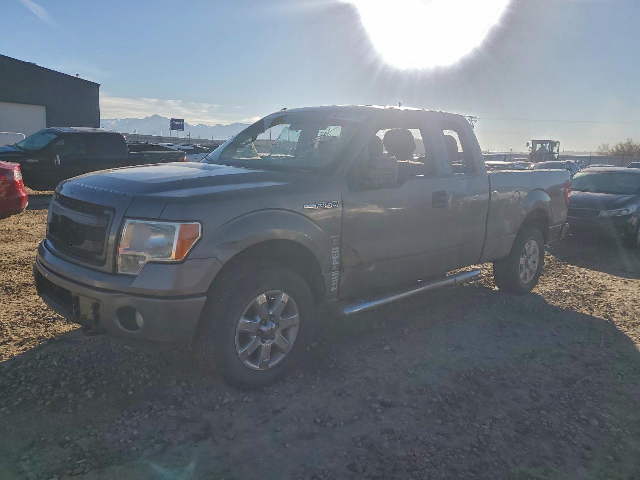 FORD F-150 SUPER CAB
