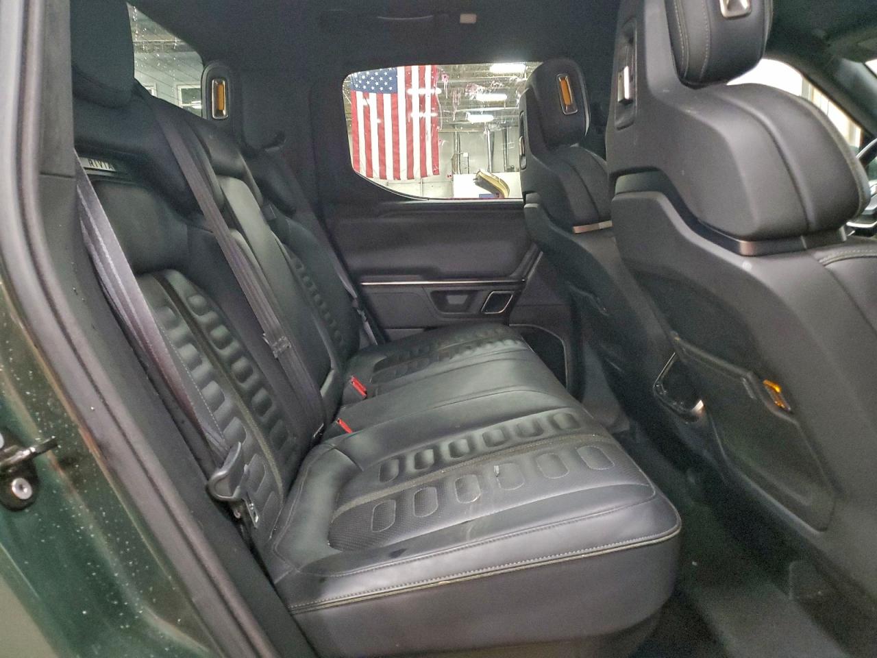 RIVIAN R1T LAUNCH EDITION