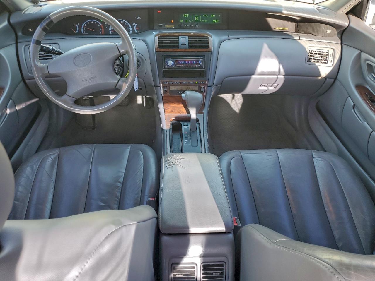 Lot #3317121981 2001 TOYOTA AVALON XL