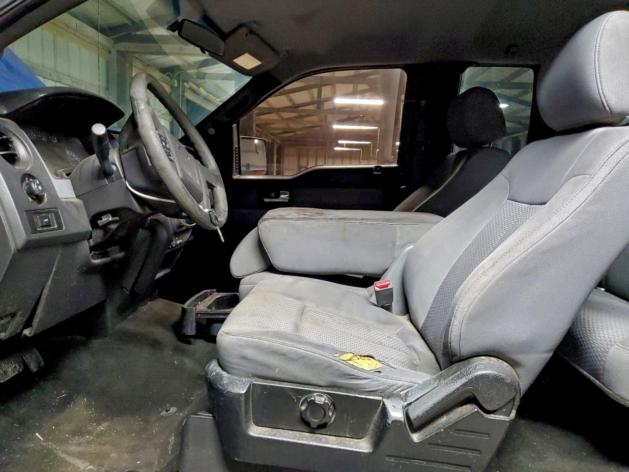 FORD F-150 SUPER CAB