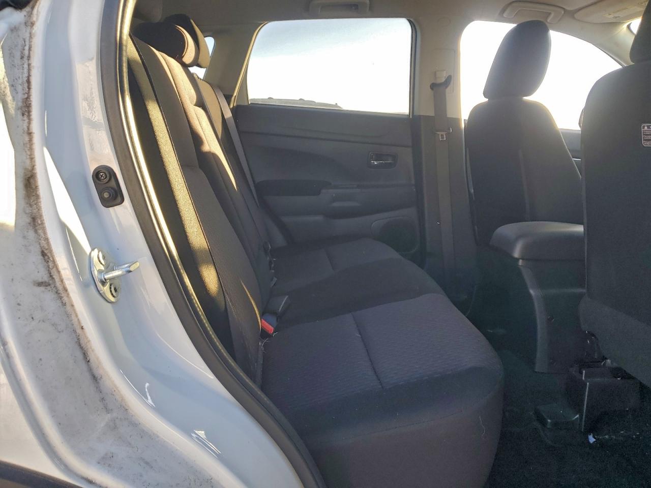 MITSUBISHI OUTLANDER ES