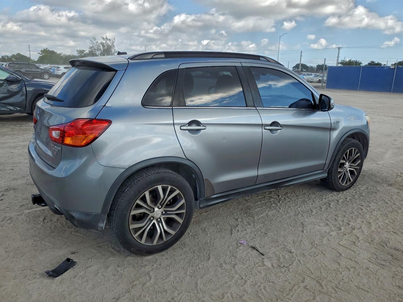 MITSUBISHI OUTLANDER SEL