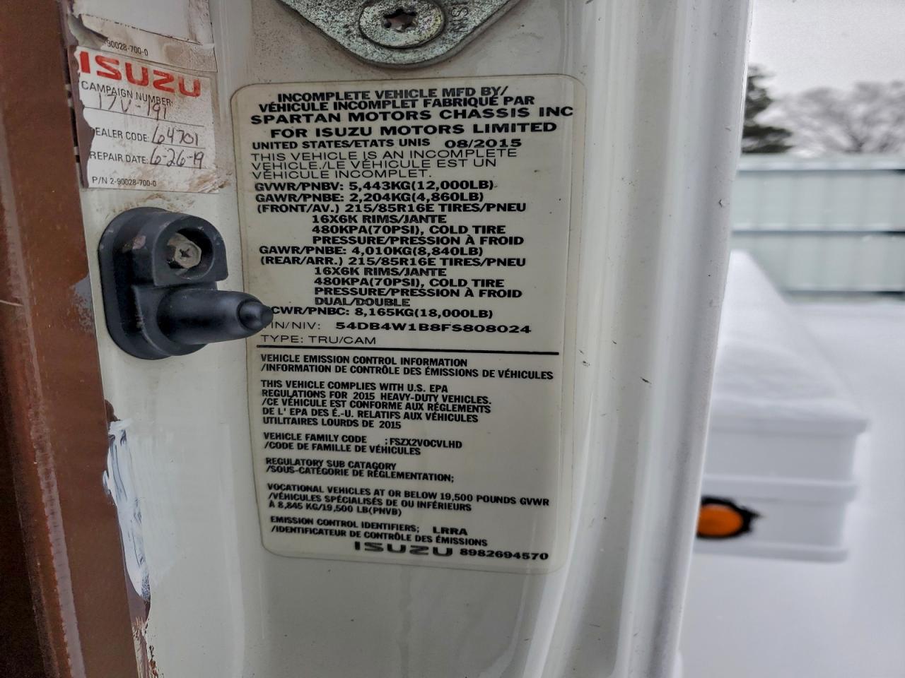 Lot #3305349312 2015 ISUZU NPR