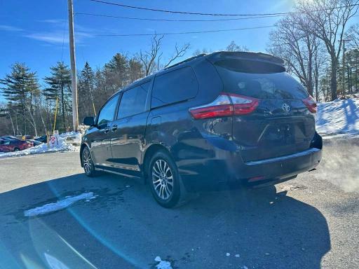 2019 TOYOTA SIENNA XLE #3315747357