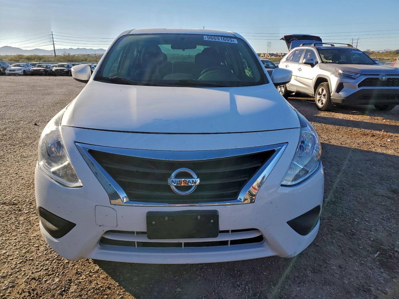 Lot #3315942104 2018 NISSAN VERSA S