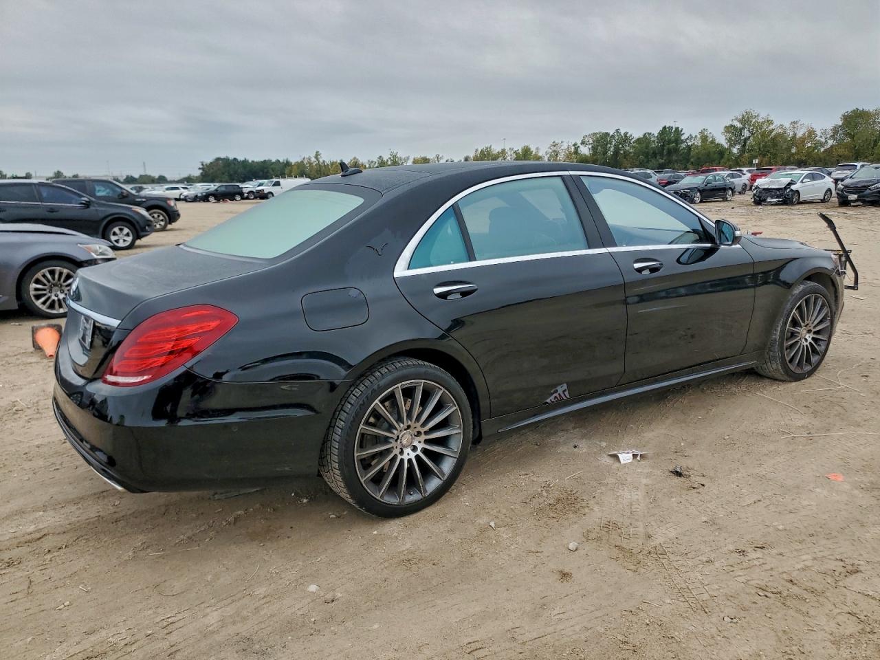 MERCEDES-BENZ S-CLASS 550