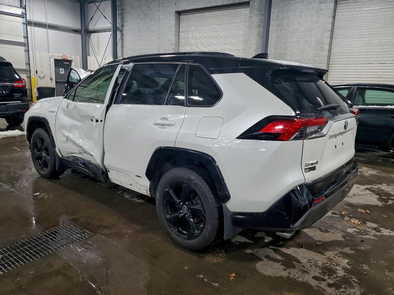 TOYOTA RAV4 XSE