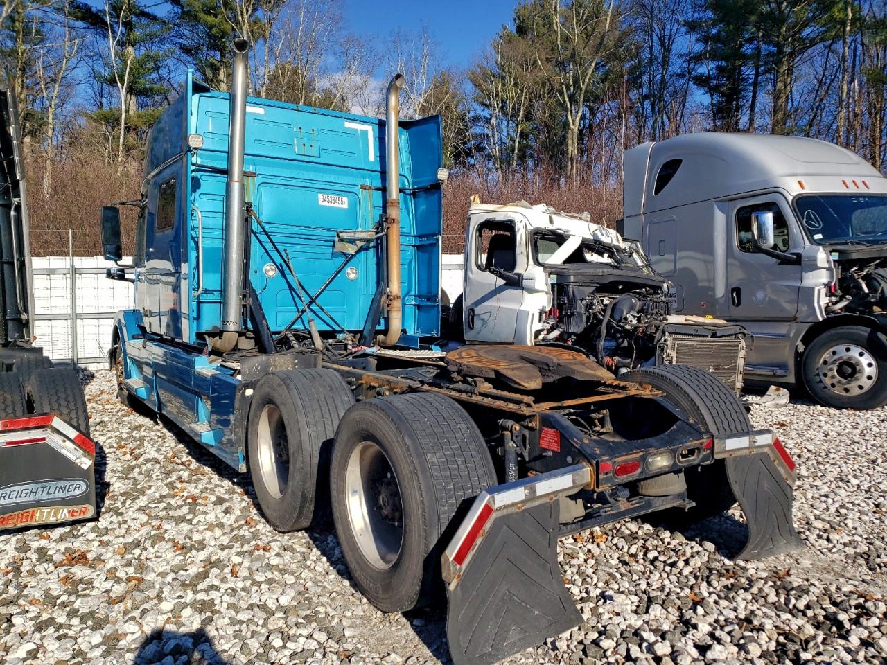 Lot #3309279624 2017 VOLVO VNL