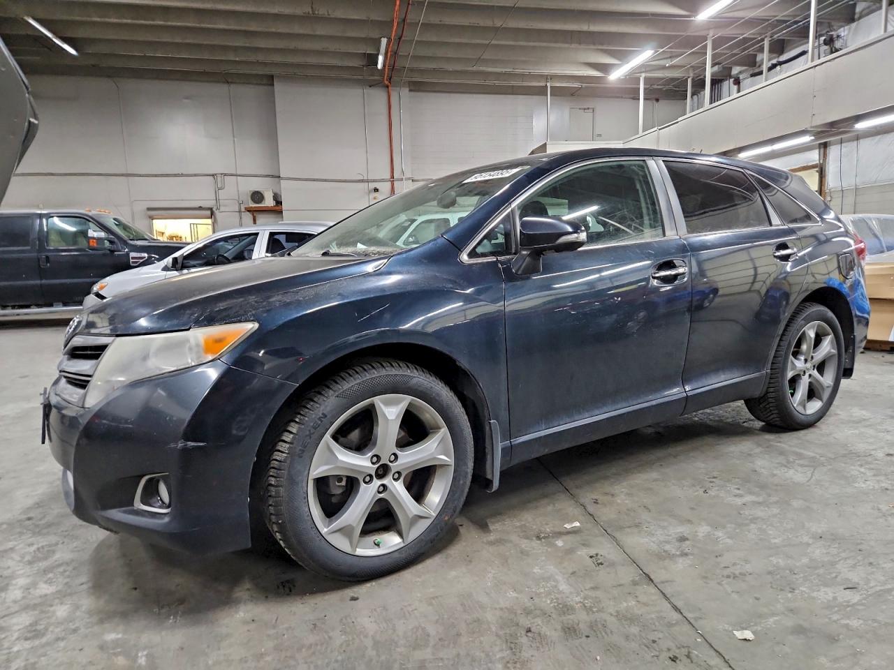 TOYOTA VENZA LE
