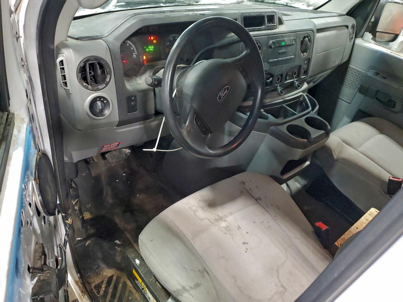 FORD ECONOLINE E250 VAN