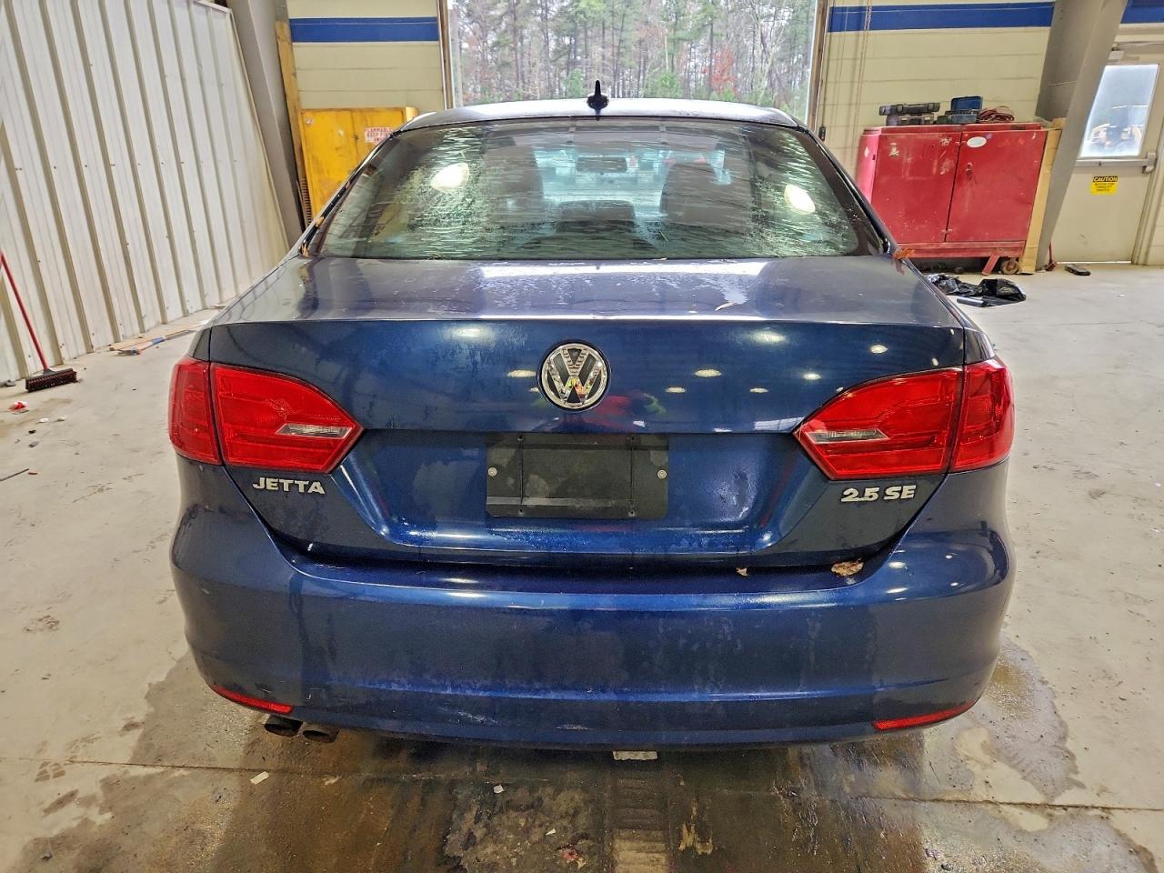 VOLKSWAGEN JETTA SE