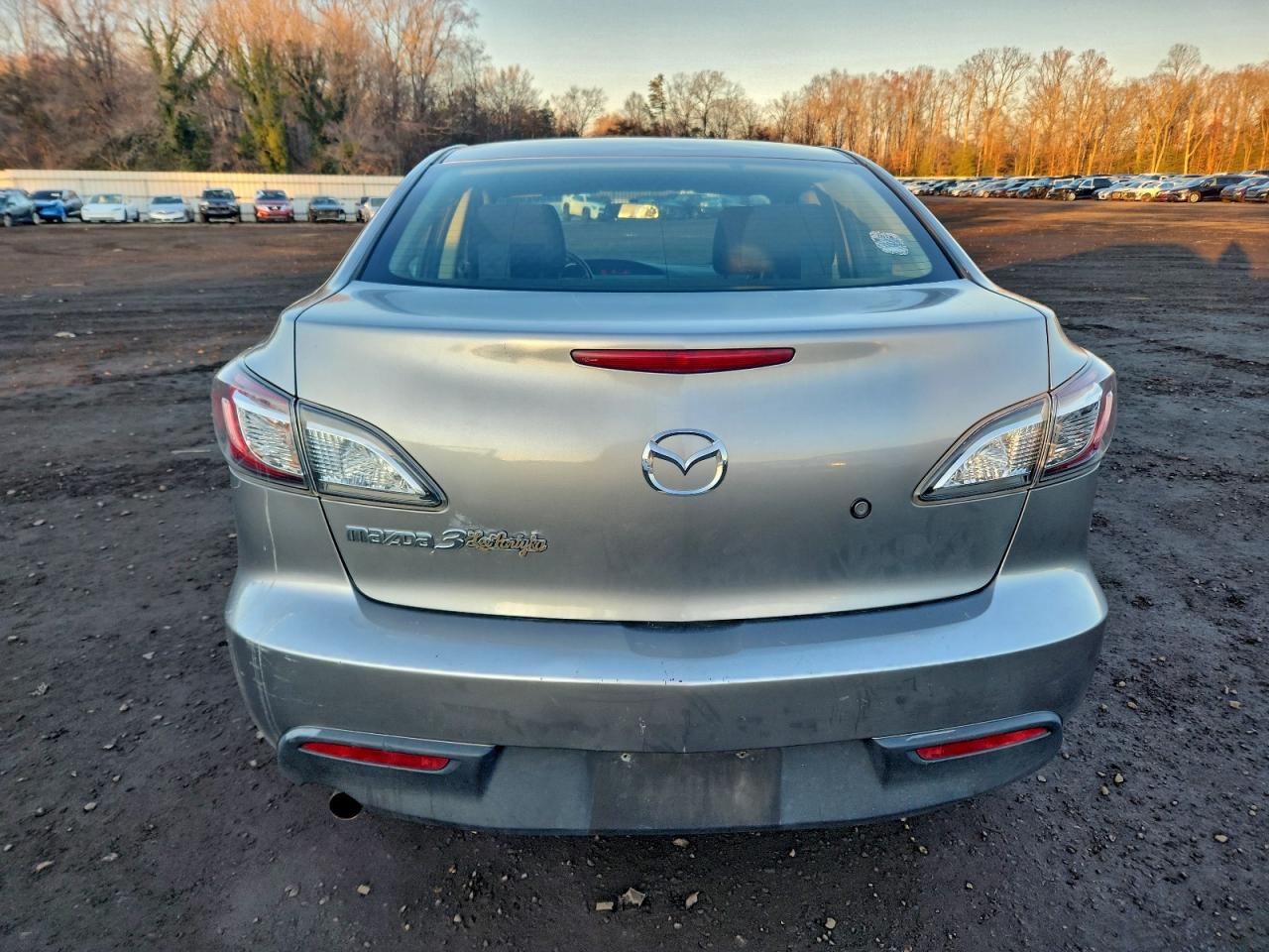 MAZDA 3 I