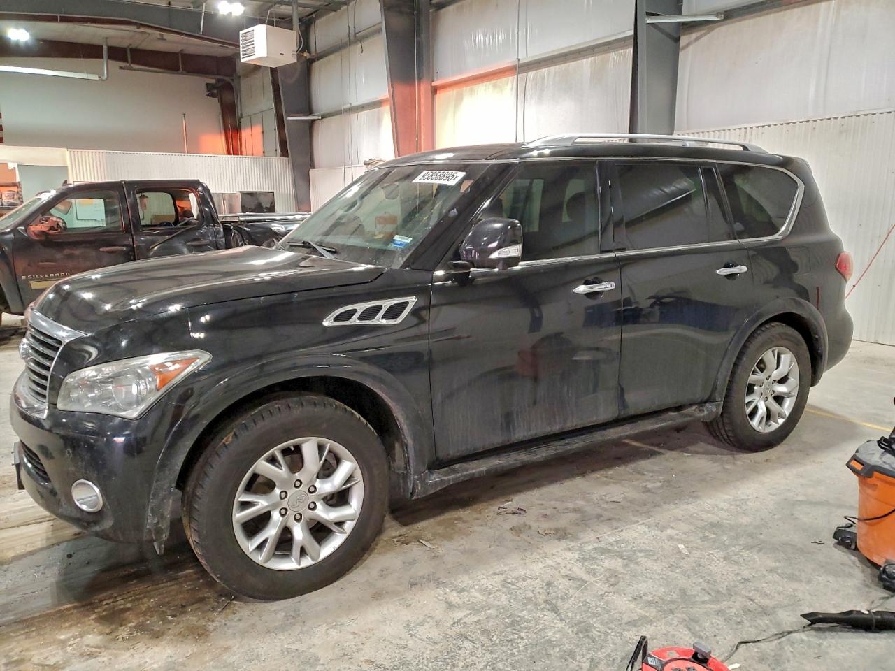INFINITI QX56