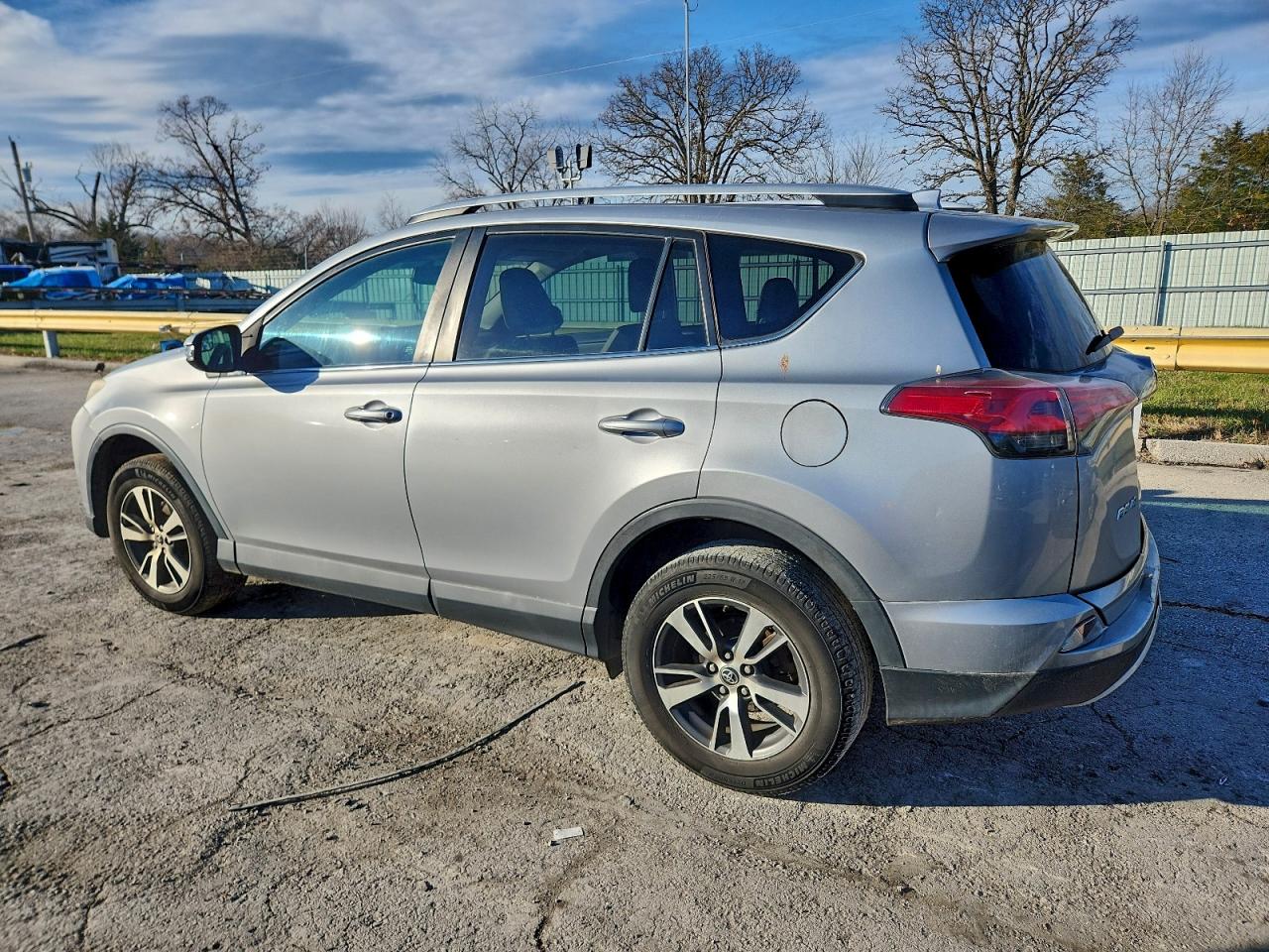 TOYOTA RAV4 XLE