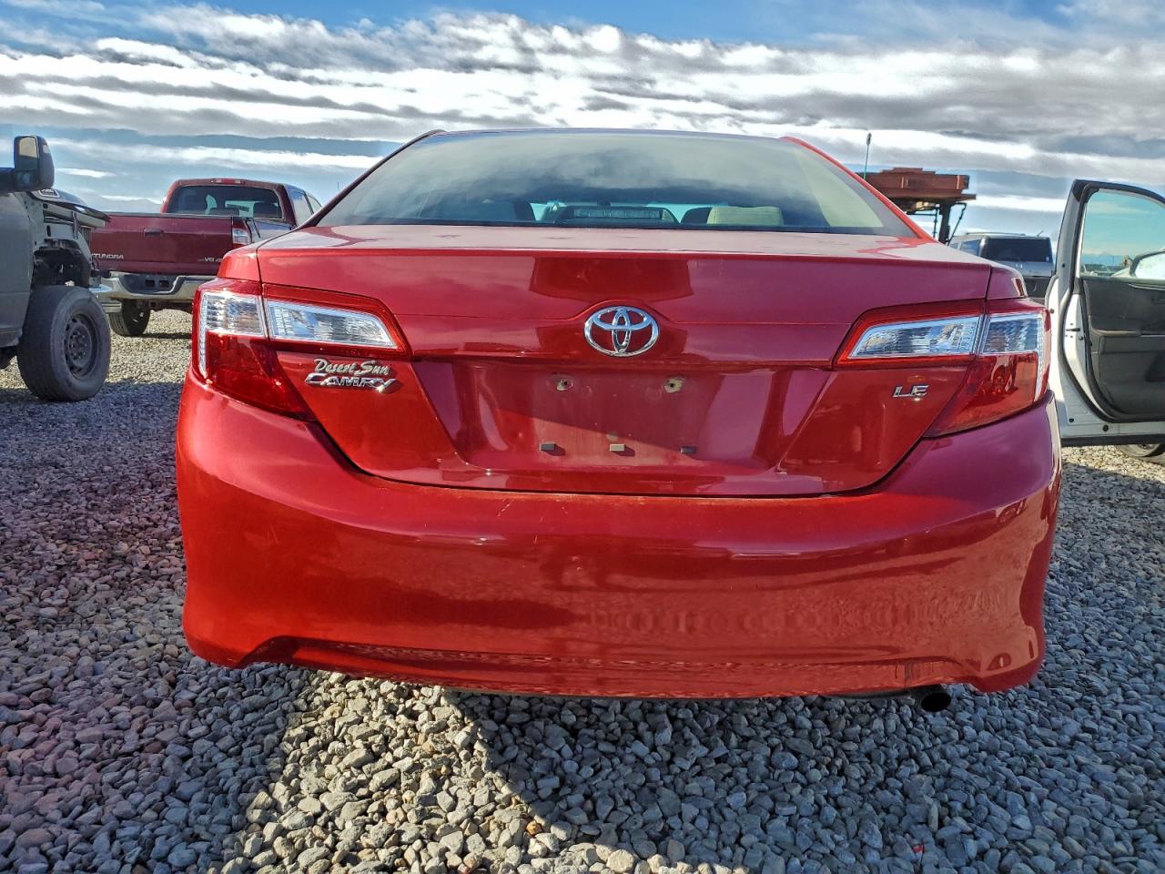 TOYOTA CAMRY BASE