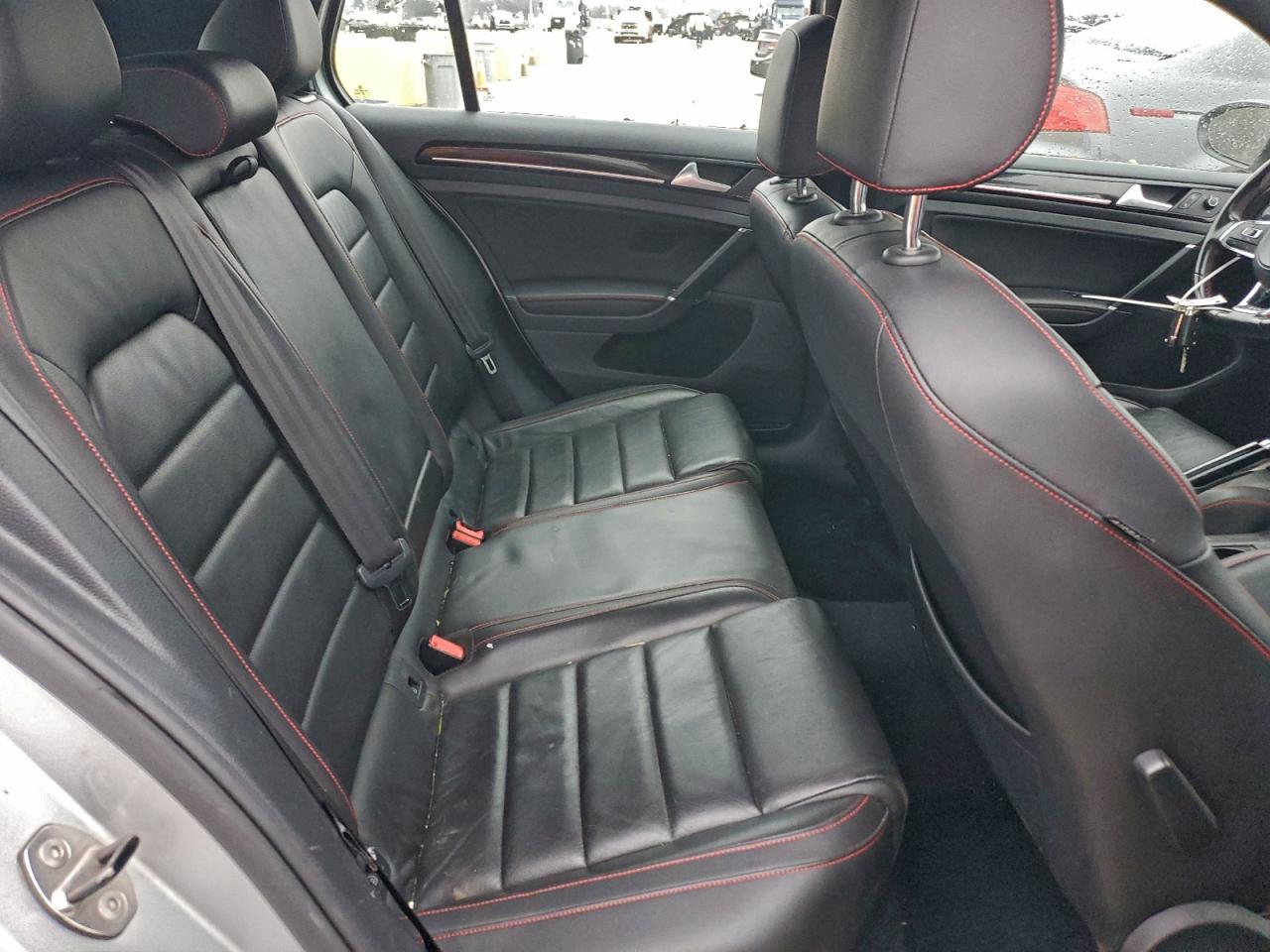 VOLKSWAGEN GOLF GTI S/SE