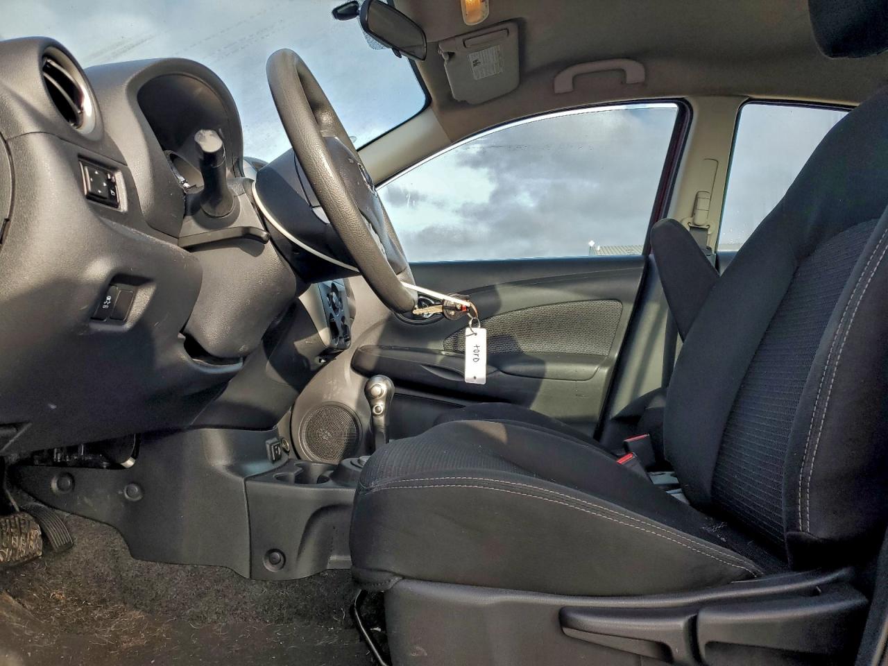 Lot #3312546824 2018 NISSAN VERSA S