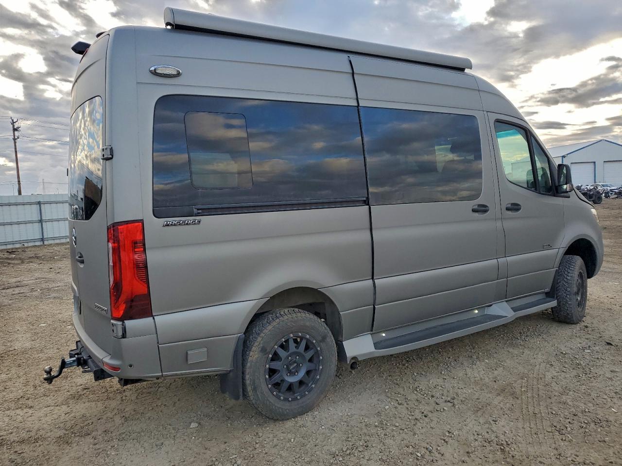 MERCEDES-BENZ SPRINTER 2500