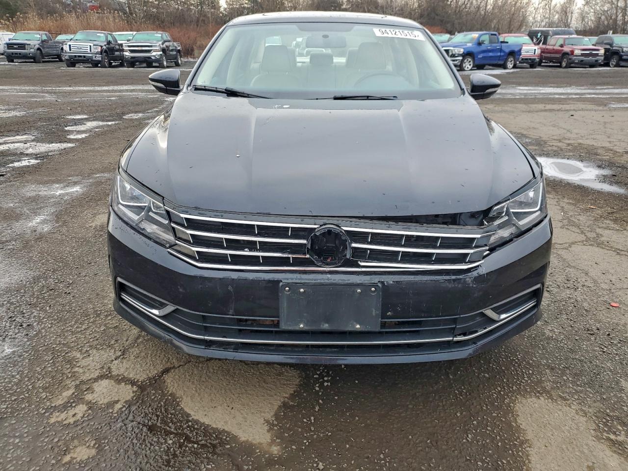 Lot #3304515518 2017 VOLKSWAGEN PASSAT SE