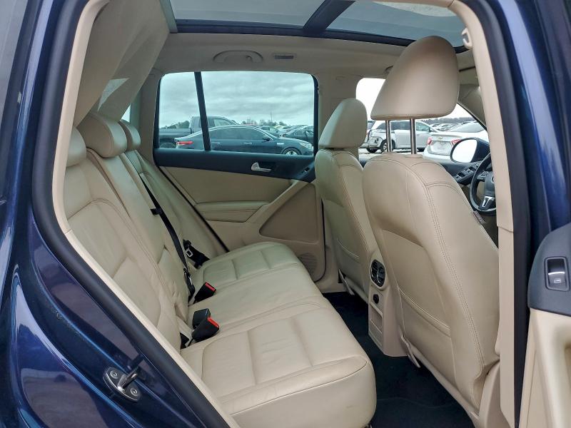 2011 VOLKSWAGEN TIGUAN S #3308308159