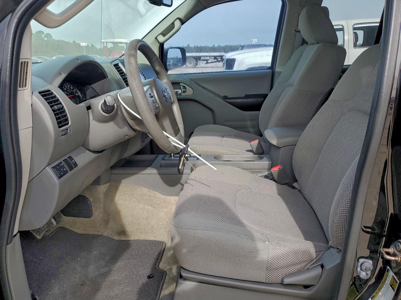 Lot #3318022414 2015 NISSAN FRONTIER S