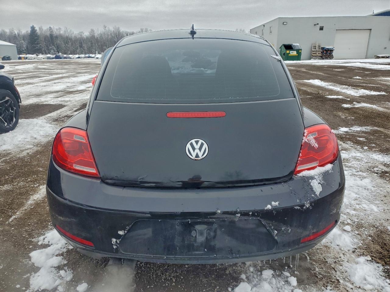 VOLKSWAGEN BEETLE SE