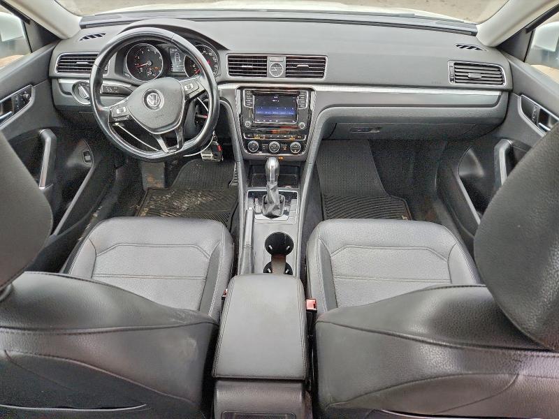 2017 VOLKSWAGEN PASSAT R-L #3304602458