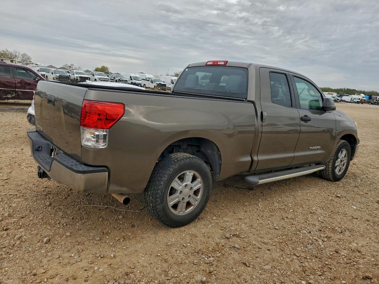 TOYOTA TUNDRA DOUBLE CAB SR5