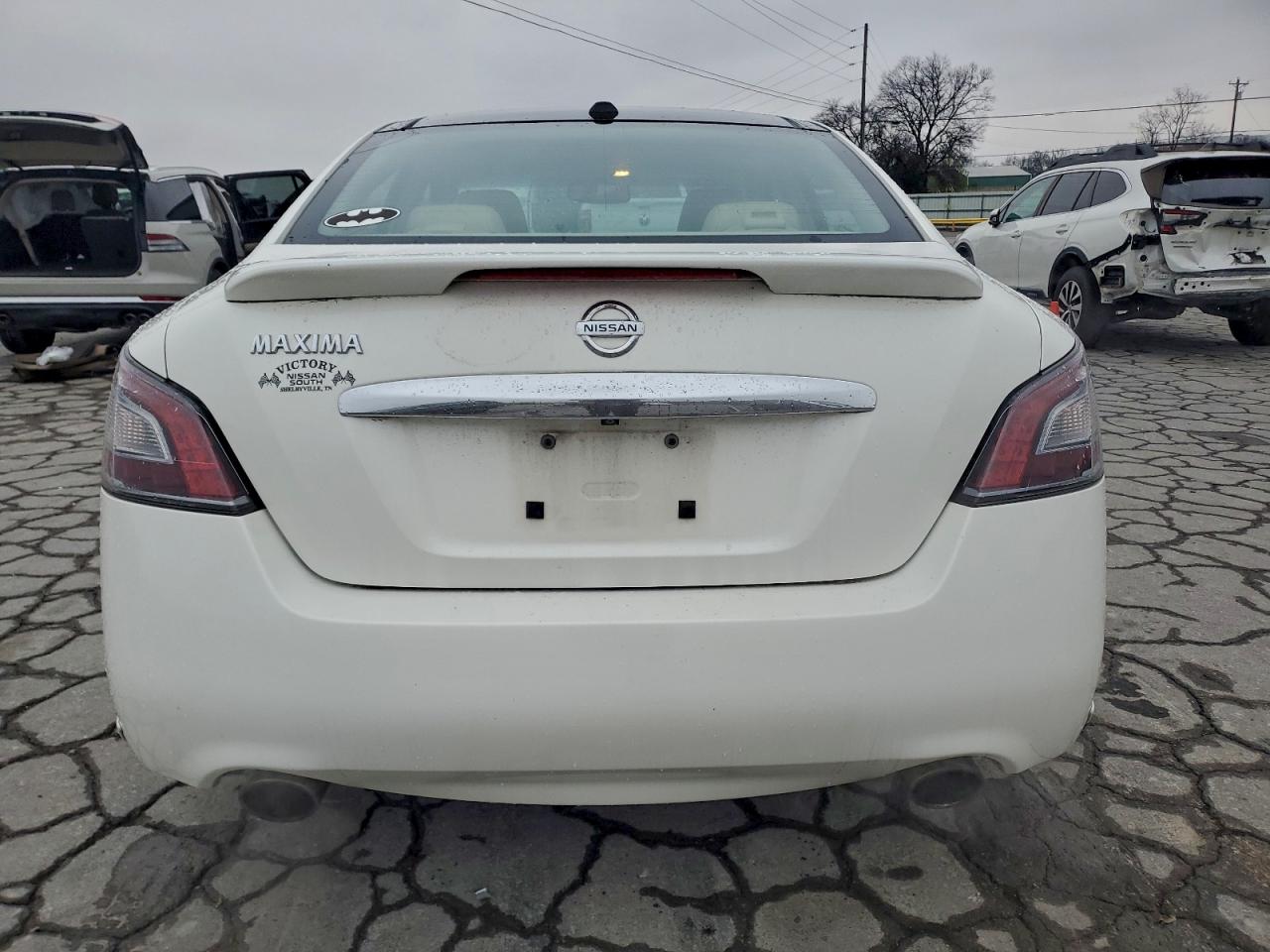 NISSAN MAXIMA S