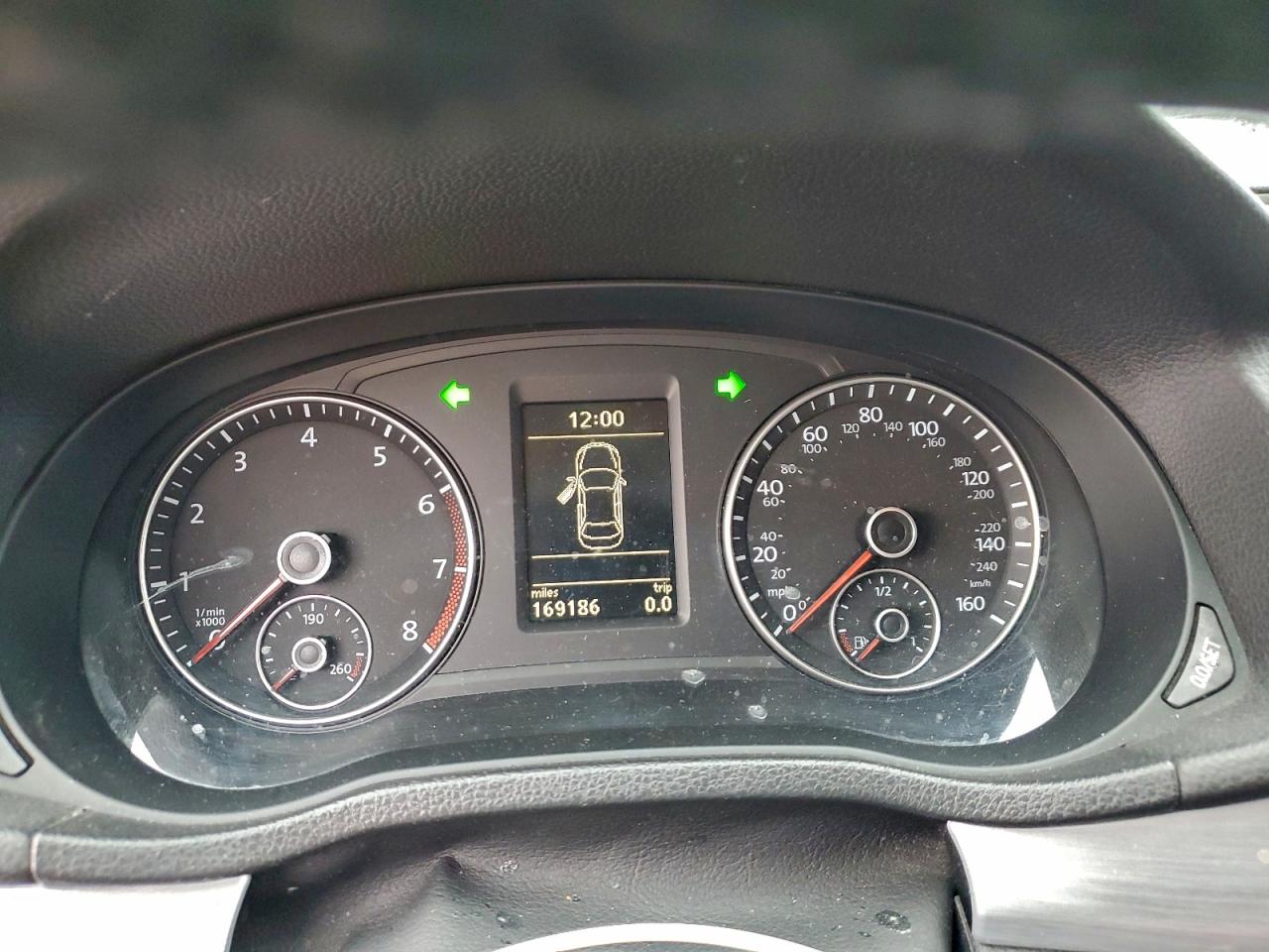 VOLKSWAGEN PASSAT SE