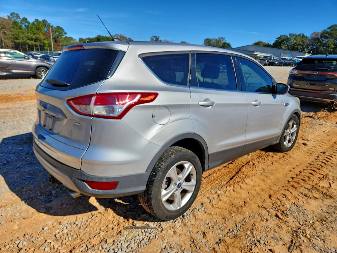 FORD ESCAPE SE