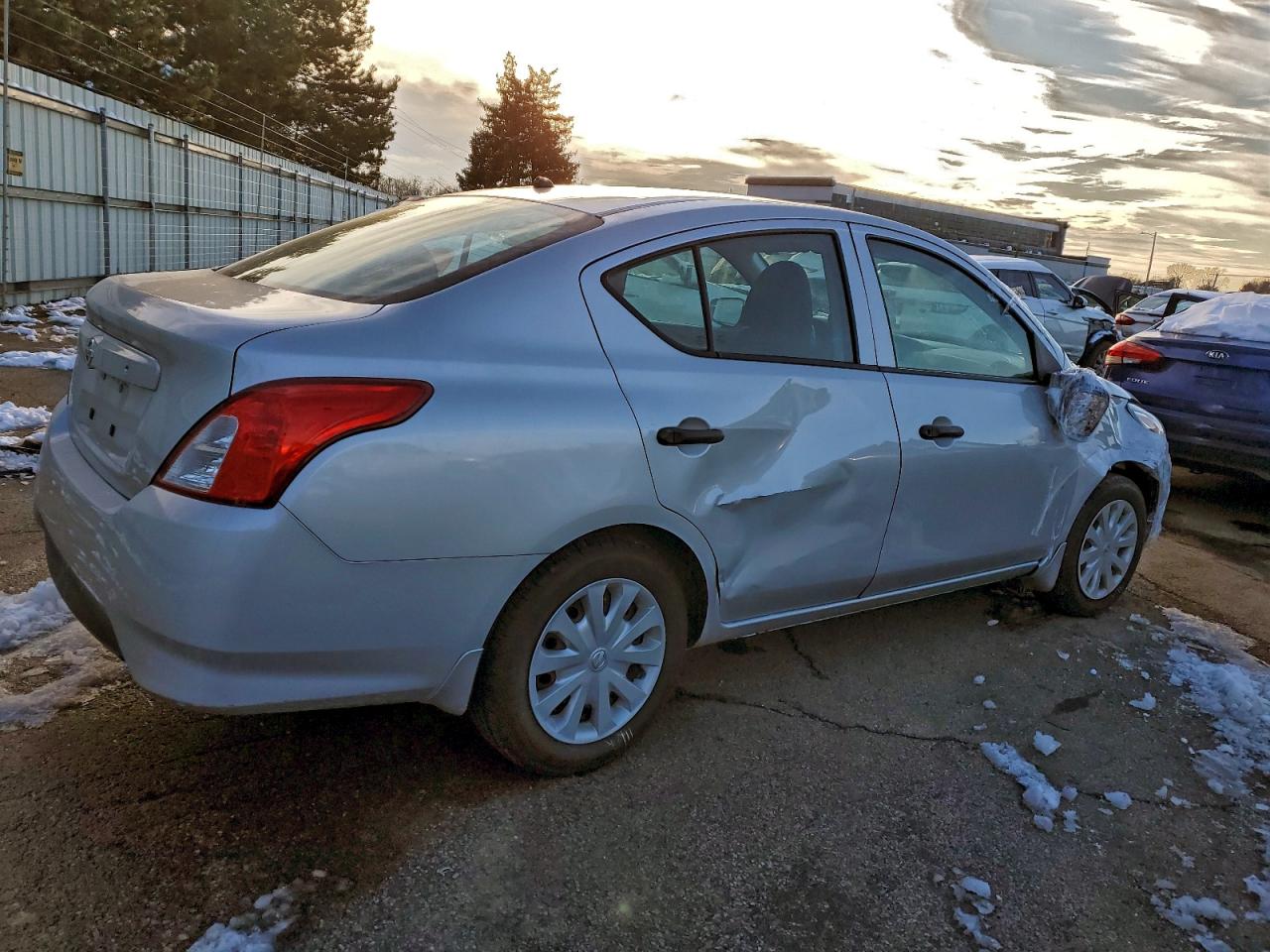 Lot #3309287654 2019 NISSAN VERSA S