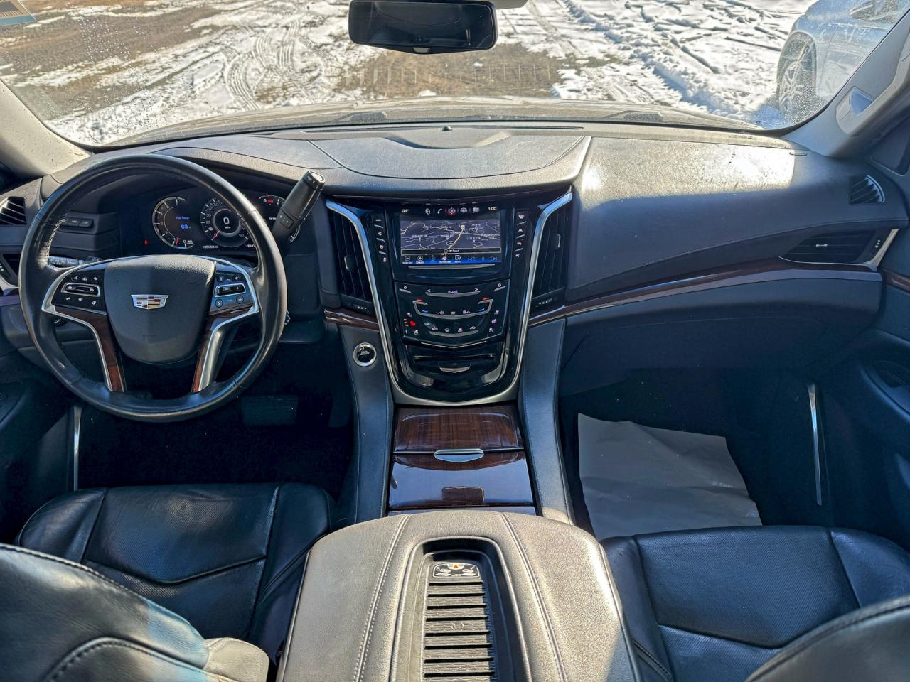 CADILLAC ESCALADE LUXURY