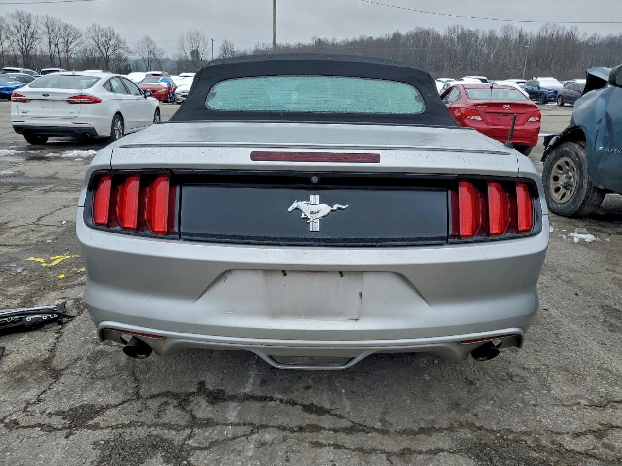 FORD MUSTANG