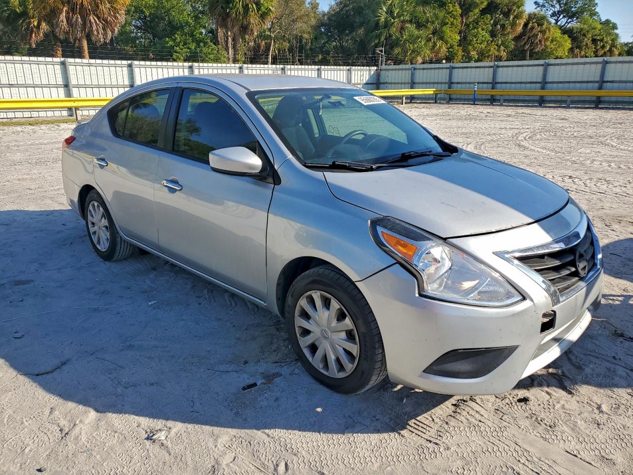 NISSAN VERSA S