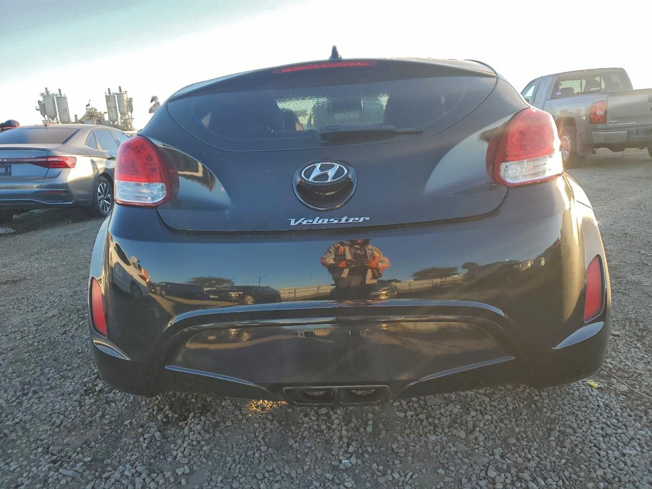 Lot #3308569521 2013 HYUNDAI VELOSTER