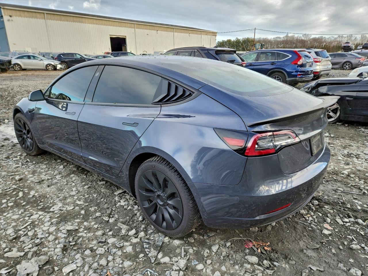 TESLA MODEL 3
