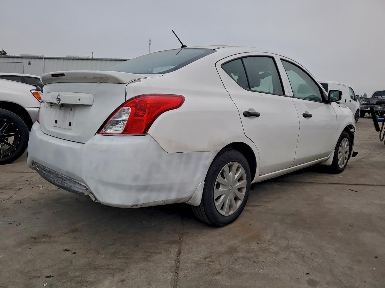 NISSAN VERSA S
