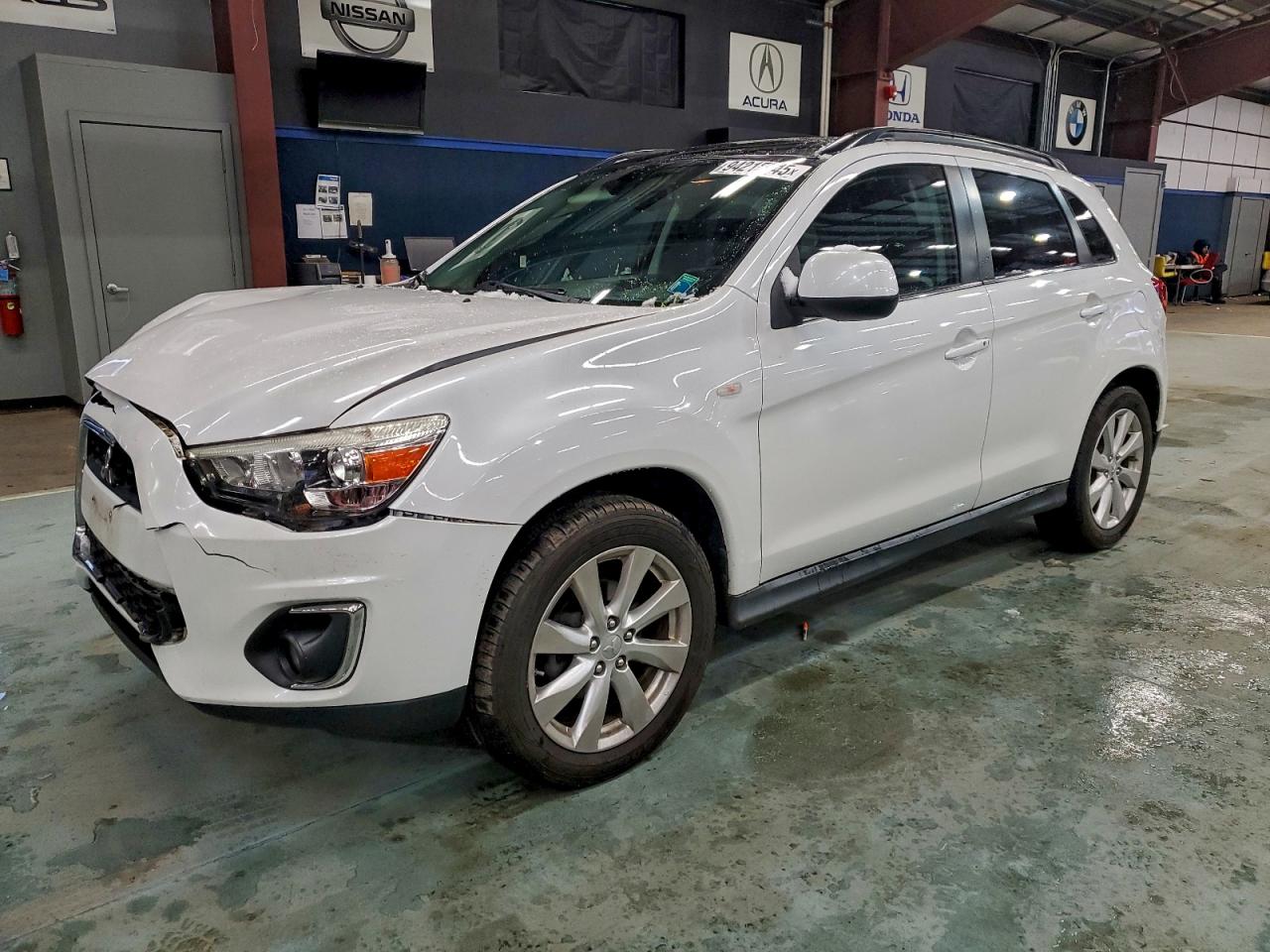 MITSUBISHI OUTLANDER SE