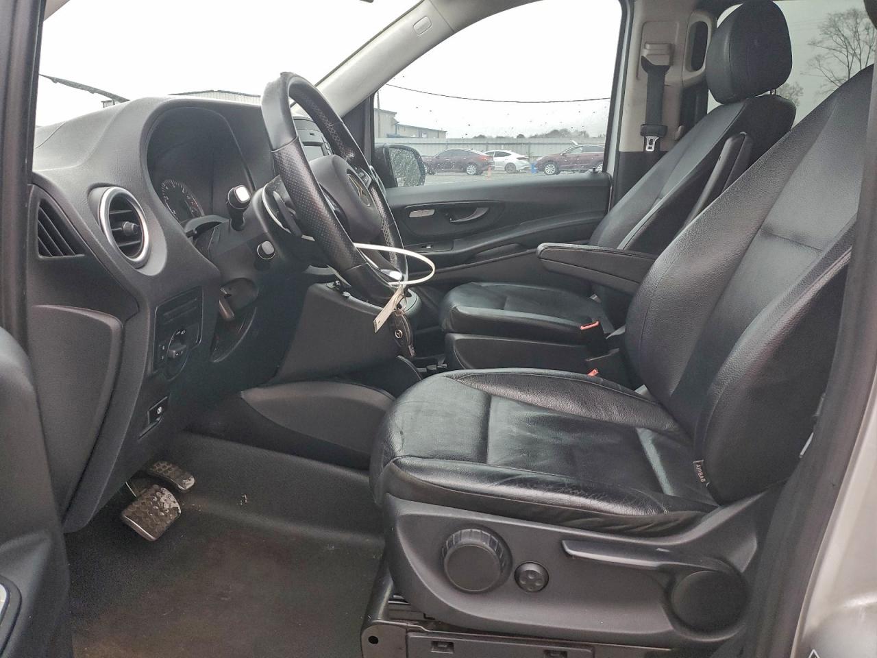 MERCEDES-BENZ METRIS