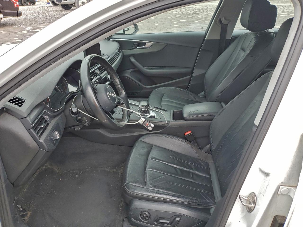 AUDI A4 ULTRA PREMIUM