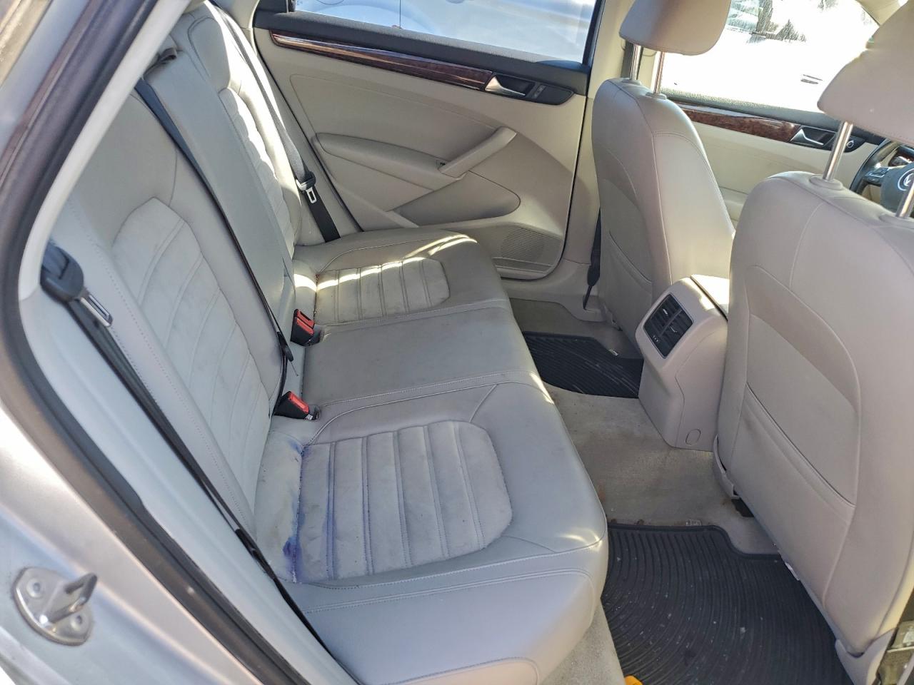 VOLKSWAGEN PASSAT SEL