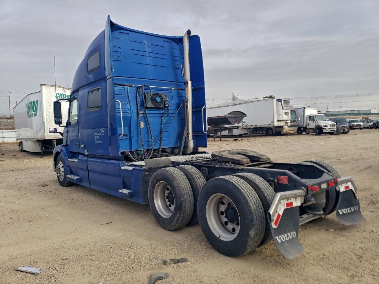 Lot #3310359958 2010 VOLVO VNL