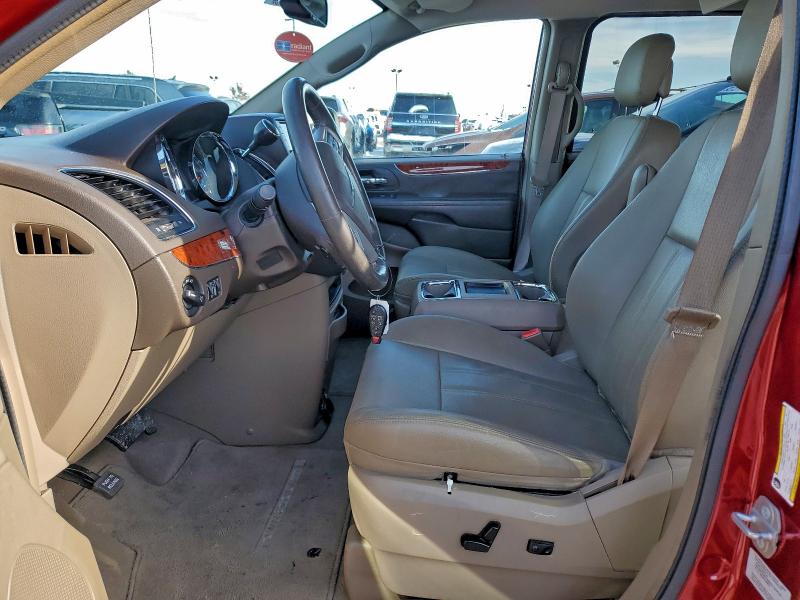 2016 CHRYSLER TOWN & COU #3304533456