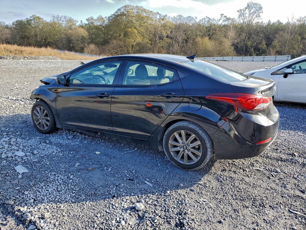 HYUNDAI ELANTRA SE