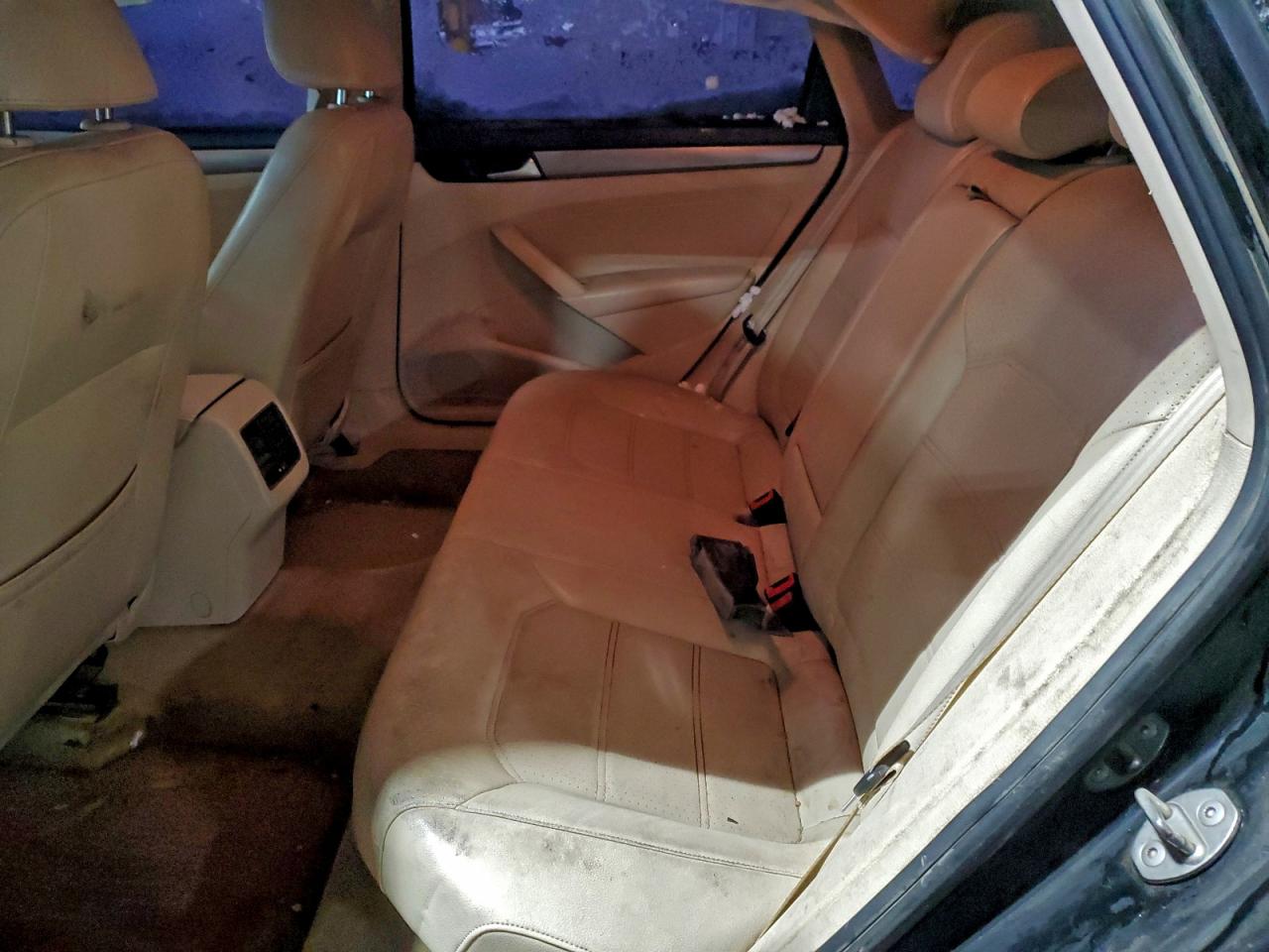 VOLKSWAGEN PASSAT SE