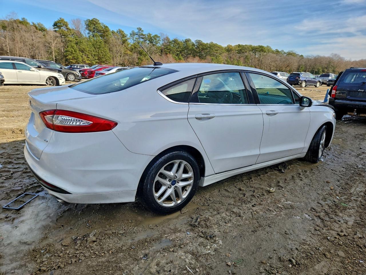 FORD FUSION SE