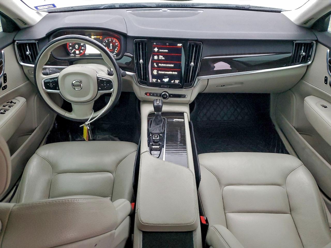 VOLVO S90 T5 MOMENTUM